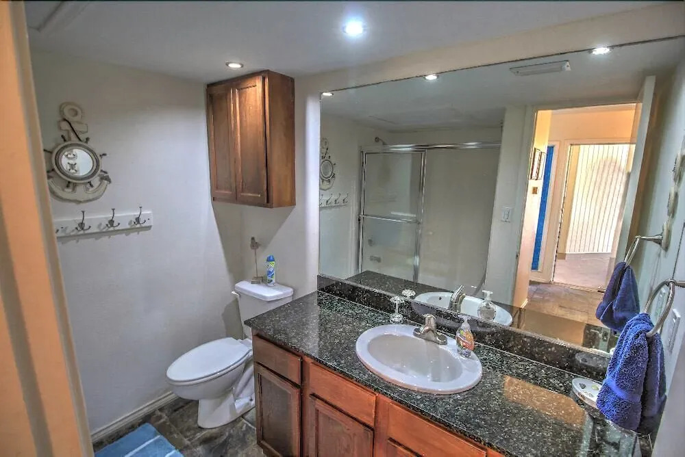 Gulfpoint 2203 - 2 Br Condo