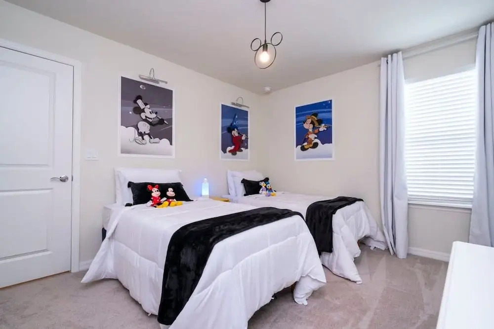 4466 Create Memories in This Cozy 7BR Home With Loved Ones