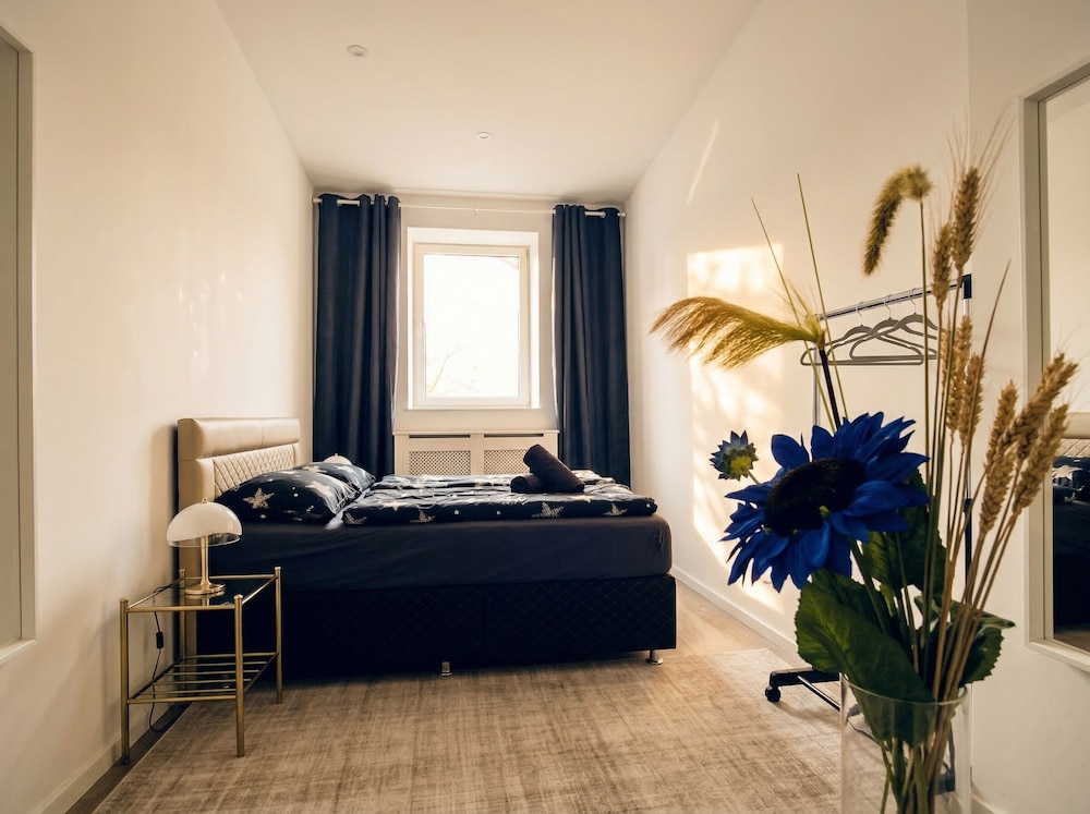 Cozy 2BR and Living Room Apt for 6