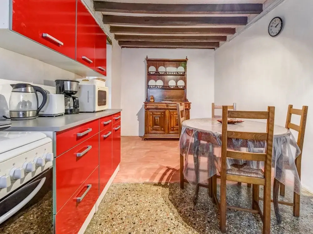 Traditional Holiday Home in Brinon sur Beuvron