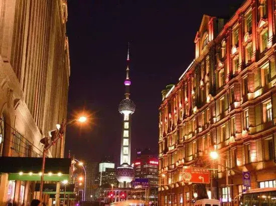 Yayue Hotel (Nanjing East Road Pedestrian Street)