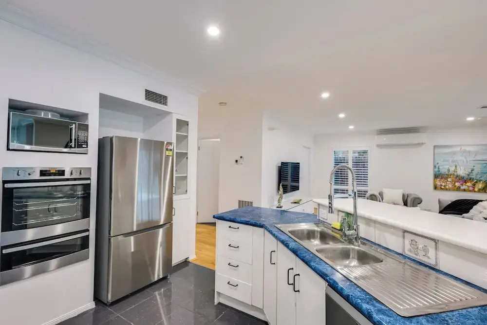 StayAU 6BRM Lakeview Villa Holiday Stay