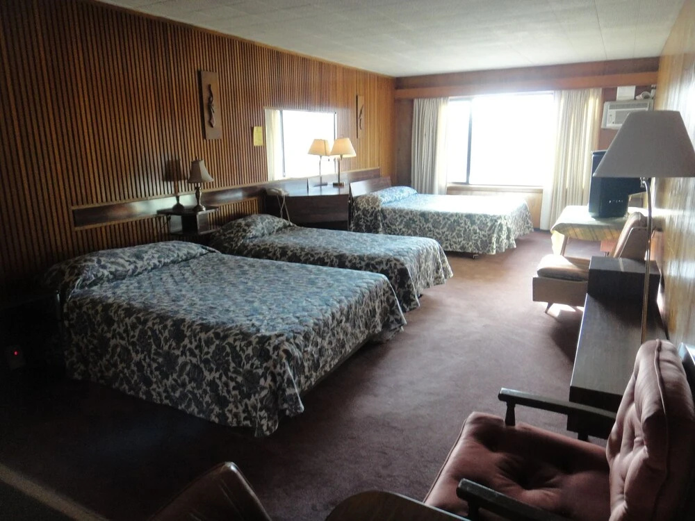 Airport Inn