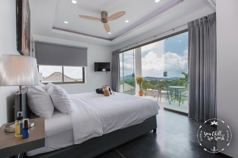 V297 Hillside Sea View Villa with Infinity Pool