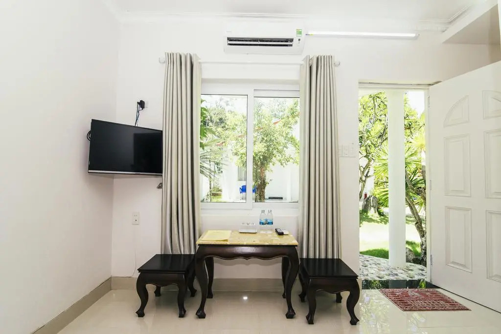 Dragon Bay Hotel