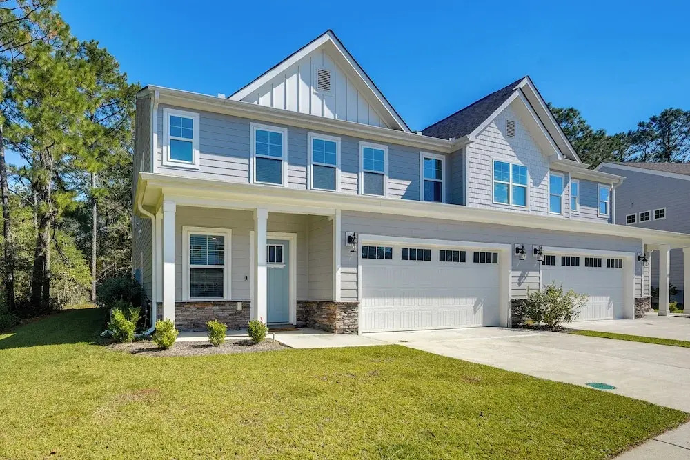 Townhome w/ Pool! 7 Mi to Ocean Isle Beach