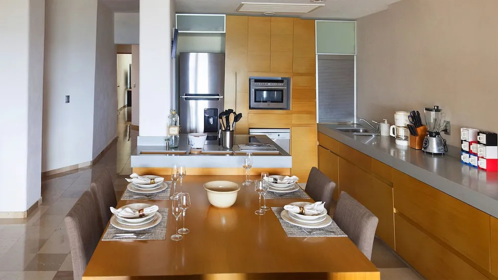 Costa Brava Apartments I Ocean Front