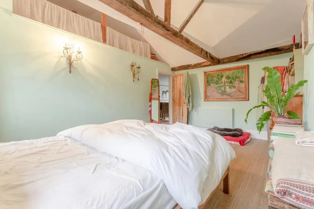 Spacious and Colourful 2 Bedroom Flat in Lambeth