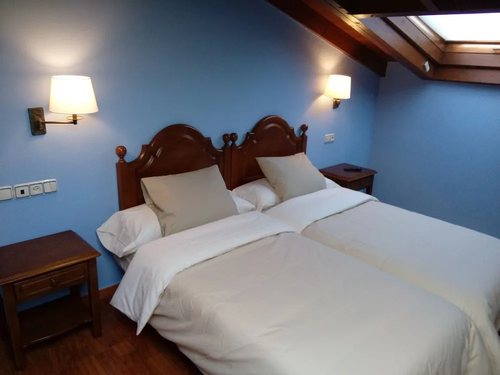 Hotel Piloñés