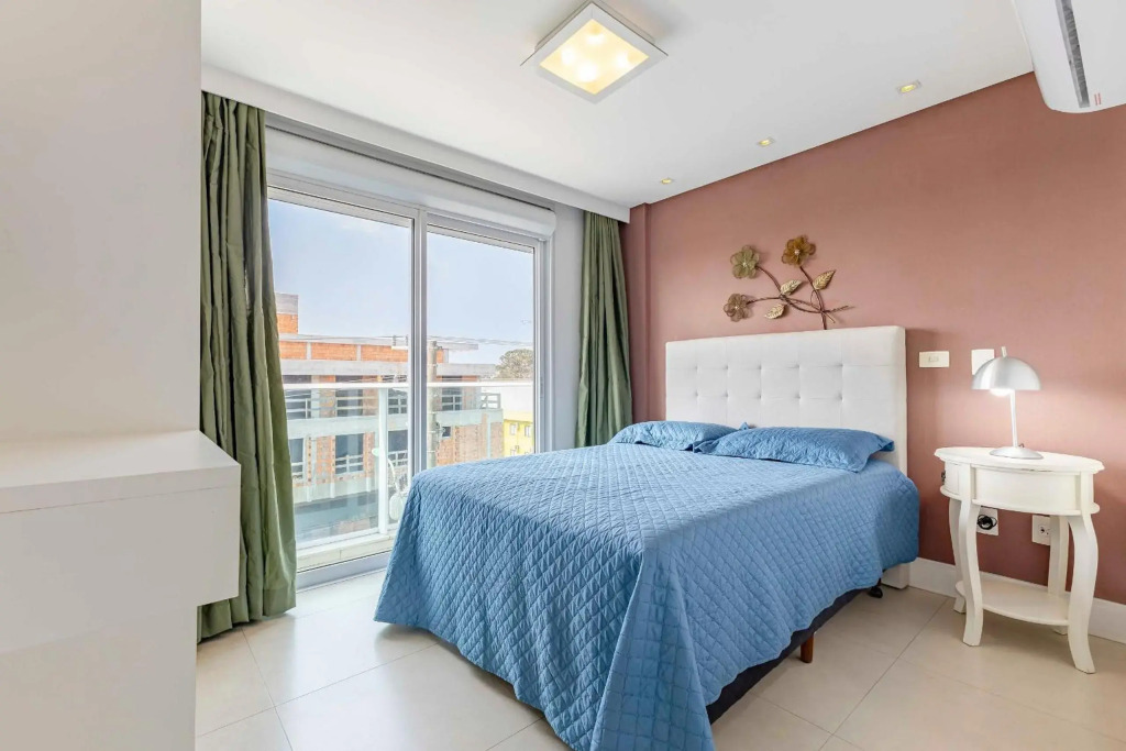 Boulevard Bombinhas, Condo com Piscina - Apto 3 dorms 6 pessoas