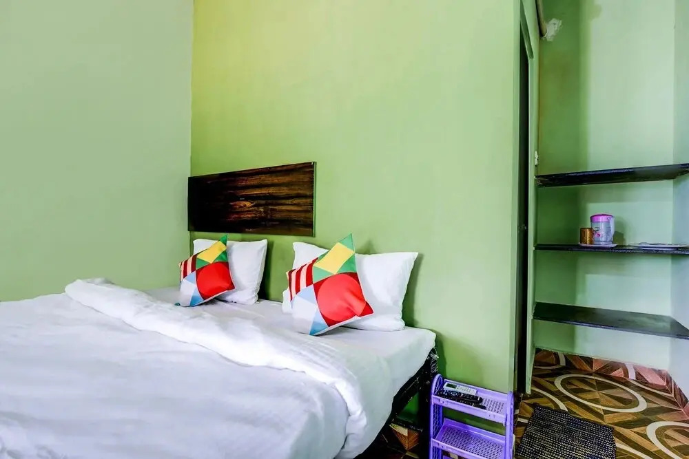 Usha By OYO Rooms