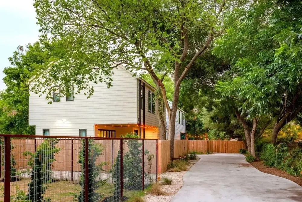 Stylish Clubhouse Retreat w/ Hot Tub Near Downtown