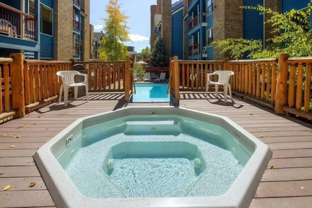 4 Bedroom Ski in Condo Only One Block From Historic Downtown, Shopping, Restaurants and Entertainment