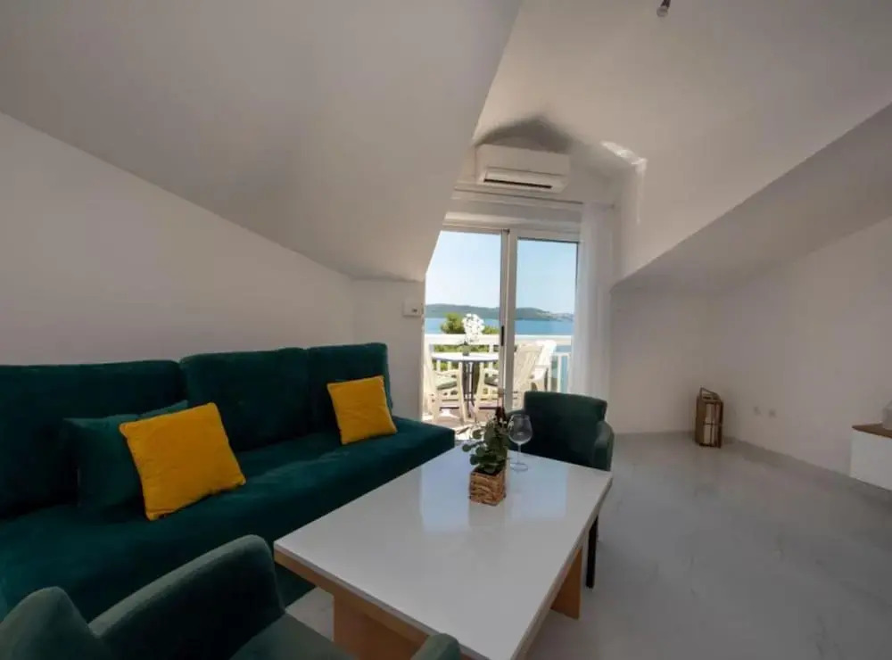 Apartmani TOMI Ciovo