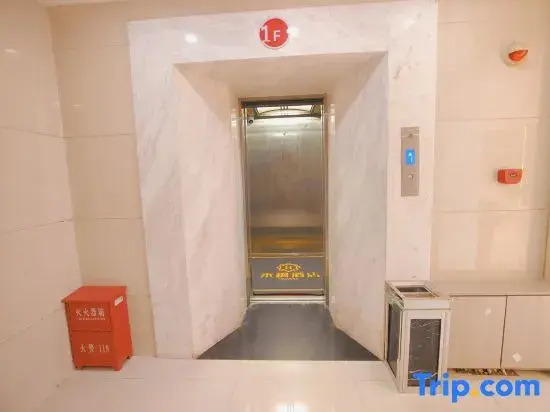 Hefeng Hotel