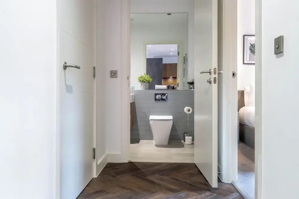 Professionals, City Centre, Parking, Superstore Nearby