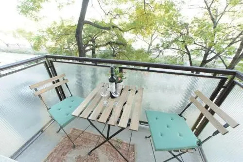 Vintage Panoramic Apartment