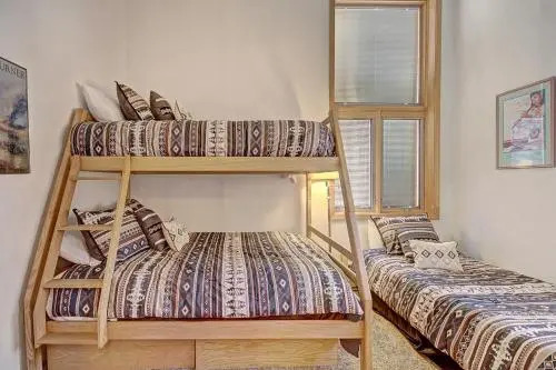 Pg310 Peregrine Condo