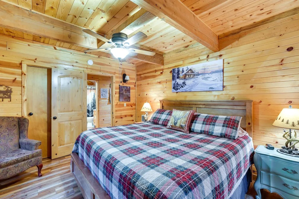 Peaceful Garden Valley Cabin w/ Private Deck