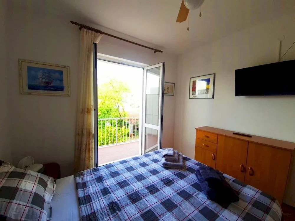 Insideout Apartment