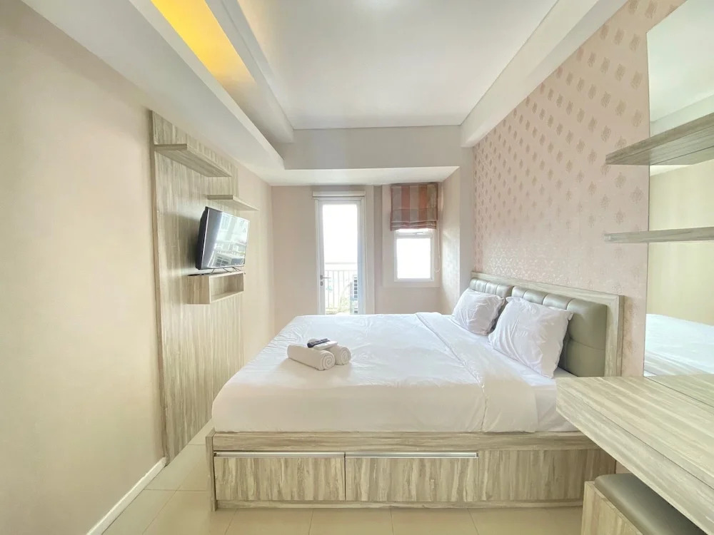 Cozy Mozy 2BR Apartment - Parahyangan Residence