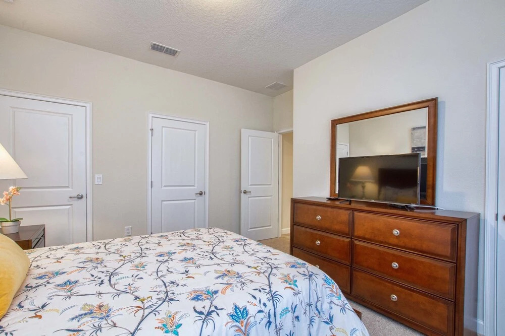 Storey Lake 4 Bedroom Townhome w Splashpool - 1624ST