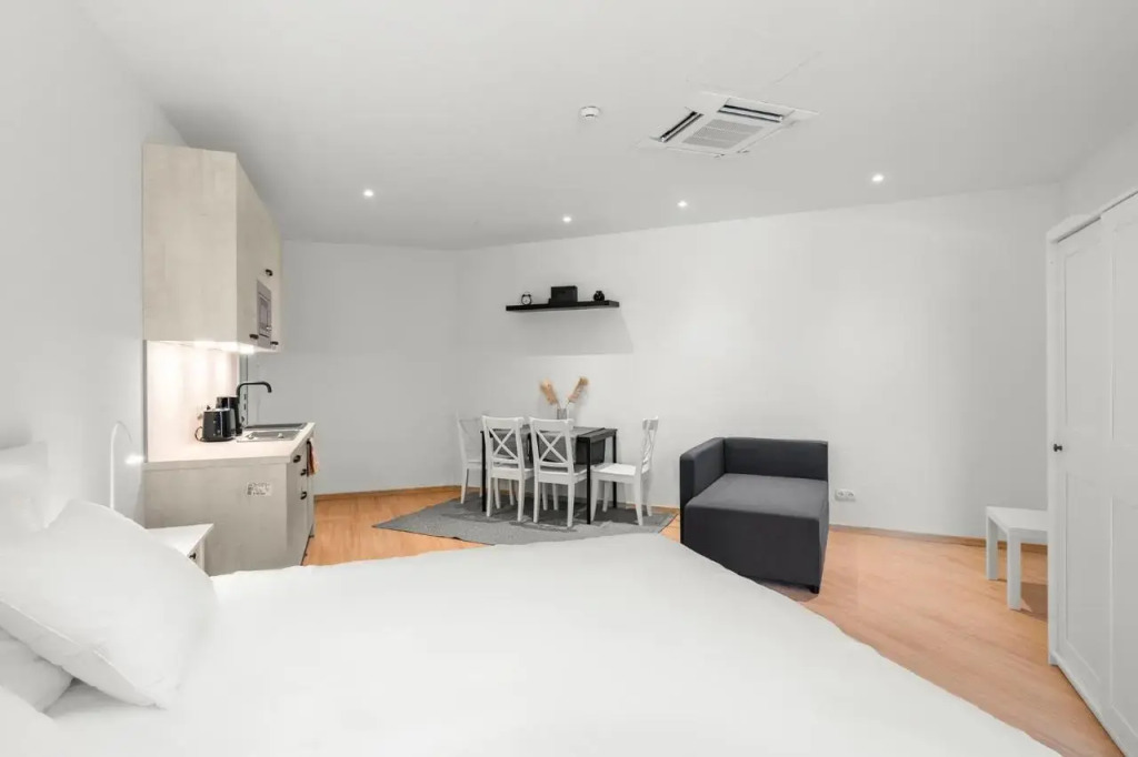 Boutique Space #4o5 (The Champions Suite)