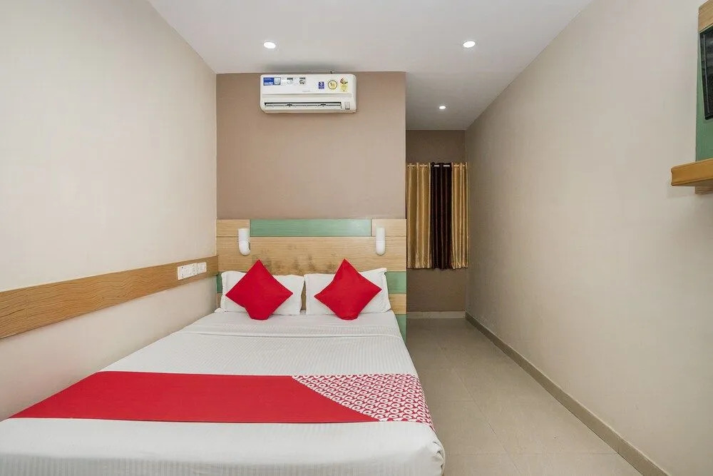 Oyo 436 Emirates Suites