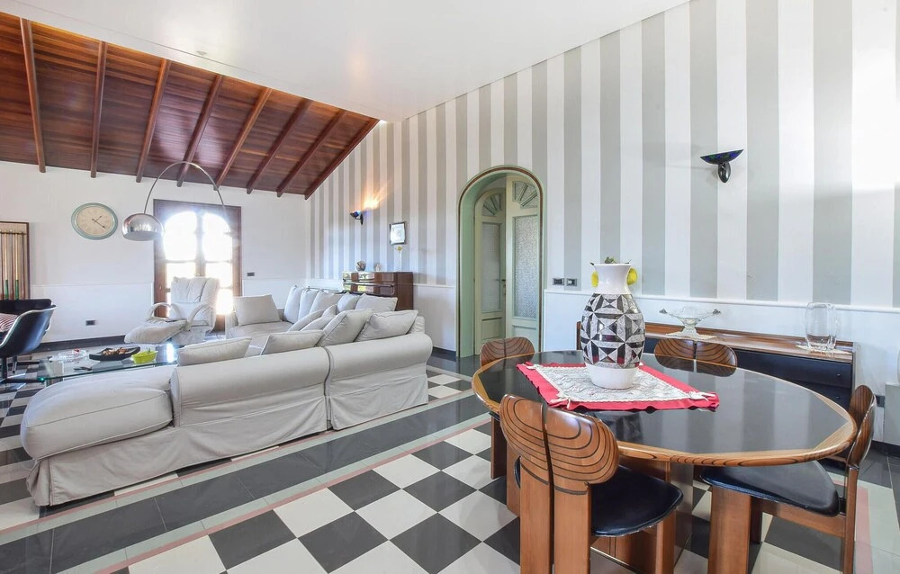 Awesome Home in Ispica With Wifi, Private Swimming Pool and Outdoor Swimming Pool