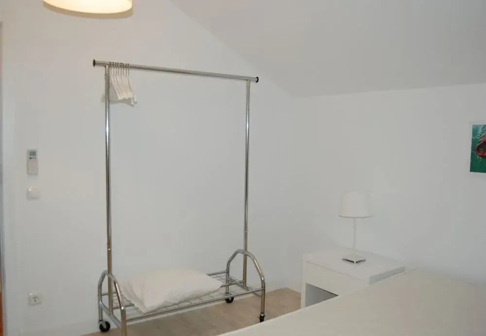 Wallis Apartments