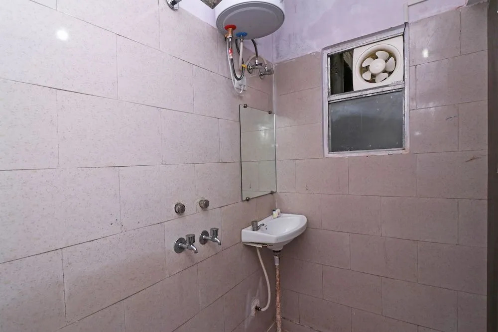 OYO 18625 Prem Hotel