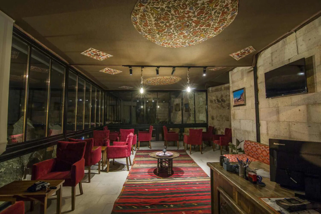 Caldera Cave Hotel