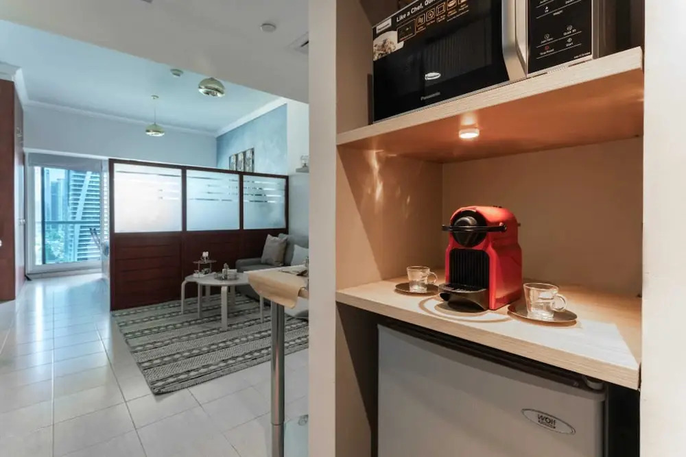 Family Studio Steps Away From the Metro