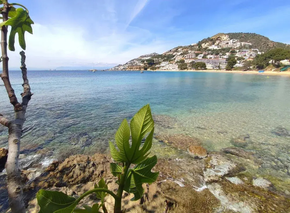 Apartment in Rosas Near Playa de Canyelles
