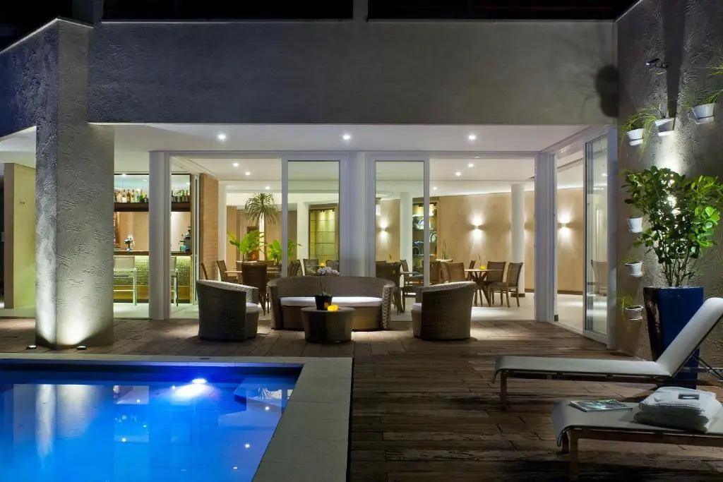 Abayomi Hotel