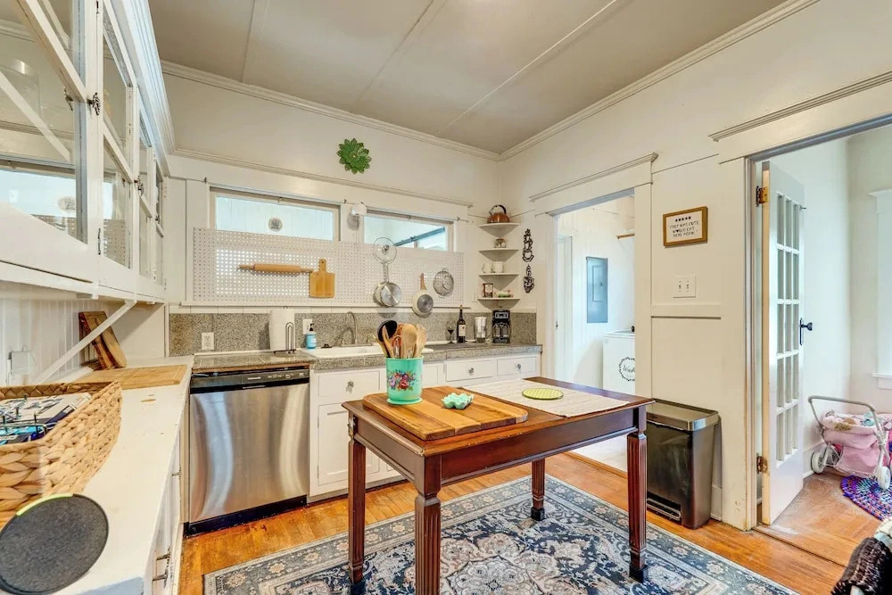 Steps to Main St! Restored Sonora Bungalow w/ Yard