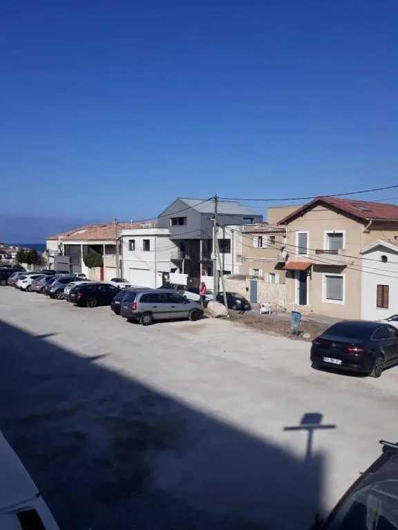 Chouette Cabanon sur la plage vue mer et terrasse privée