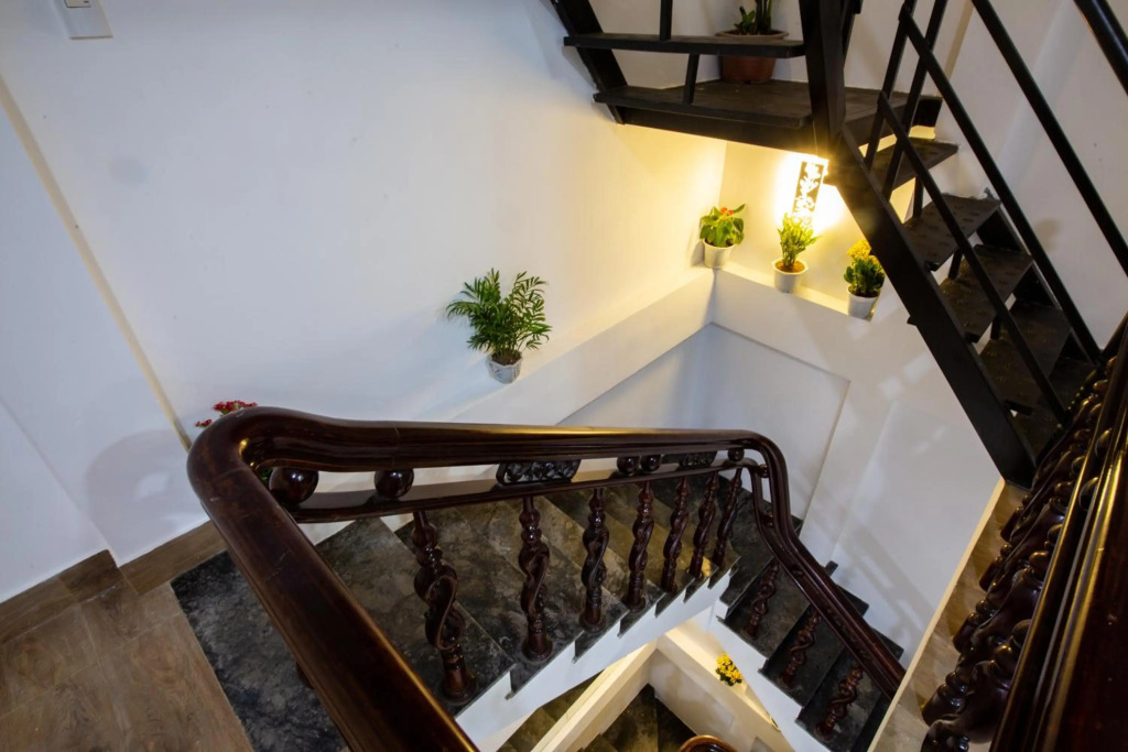 5.T Hostel
