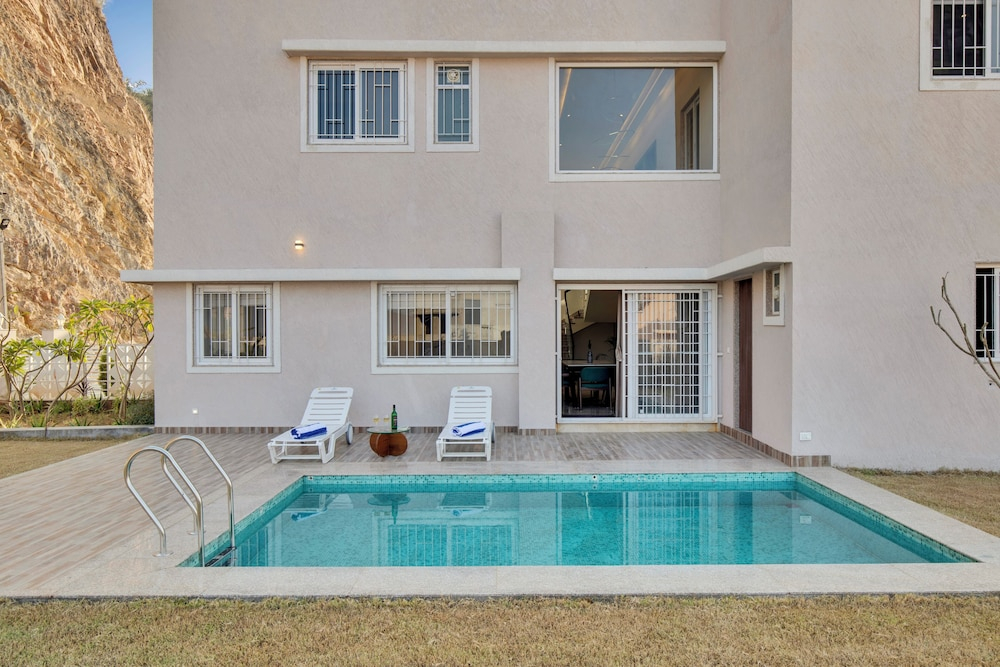 ELIVAAS 3 BHK Villa Shourya Bliss