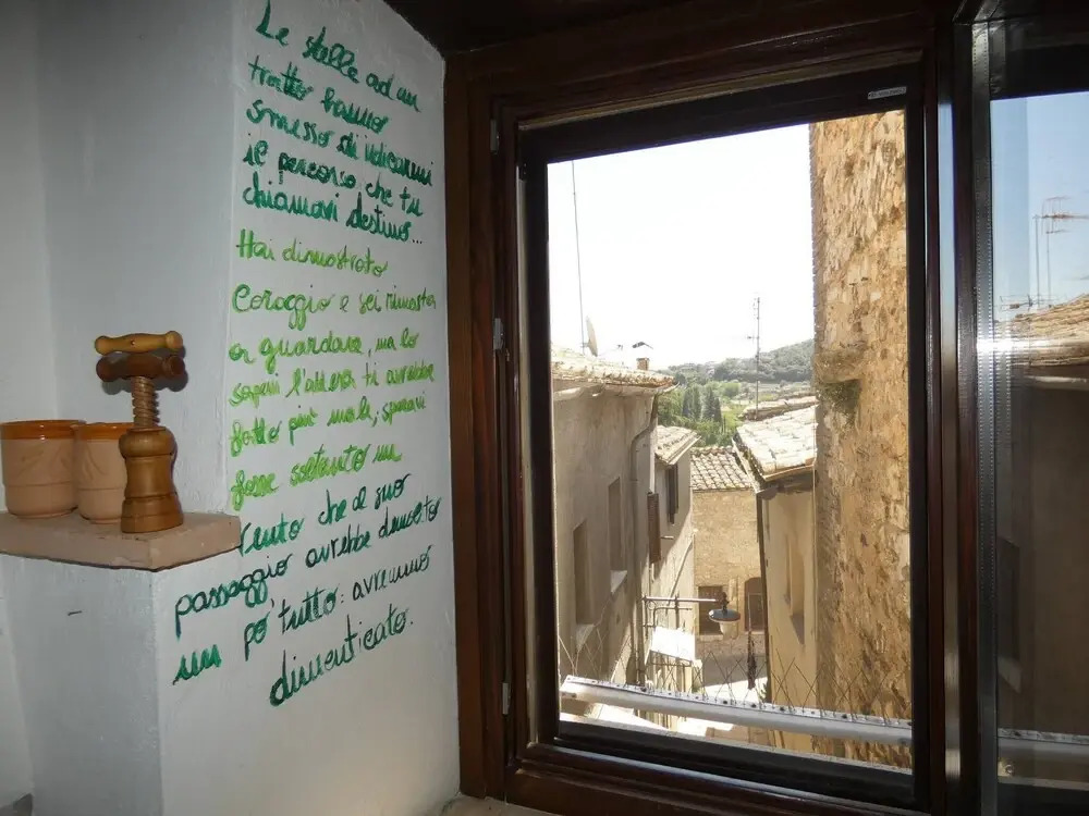 SCAPPO IN UMBRIA, Porta Leone