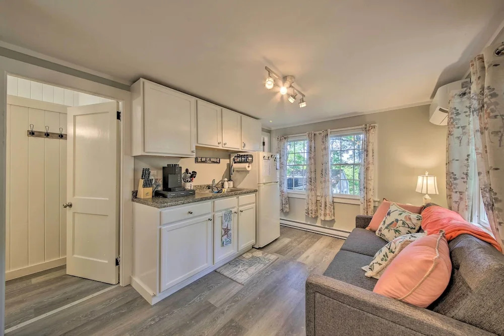Updated Tiny House: Walk to Wiscasset Village