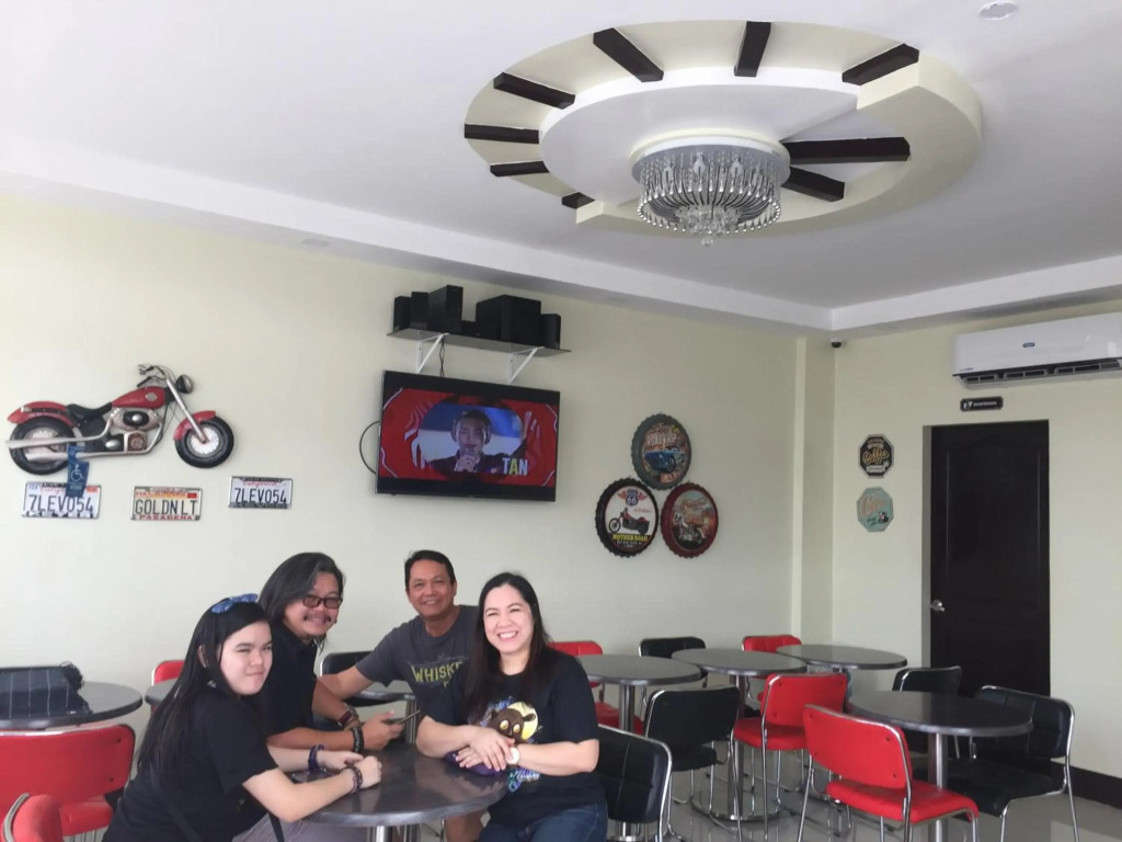 Hollywood Suites