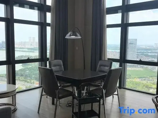 LAVANDE Hotel (Wuhan Jinyin Lake Subway Station Eurasia Exhibition Center Hotel)