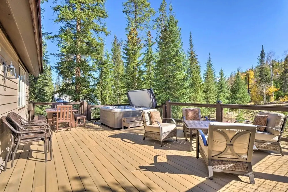 Luxury 4 BR Cabin: 2 King Suites on Shuttle Route