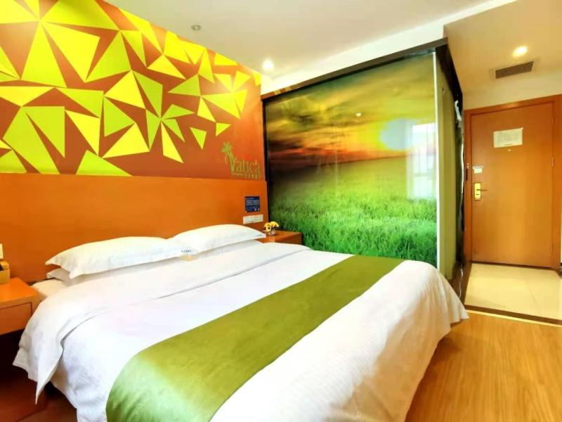 Vatica Jiuquan Eastern Bus Station Hotel