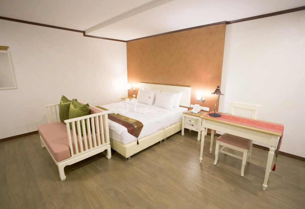 J&Y Hotel