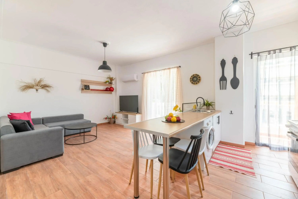 Modern Escape Near Riviera & Niarchos Foundation!