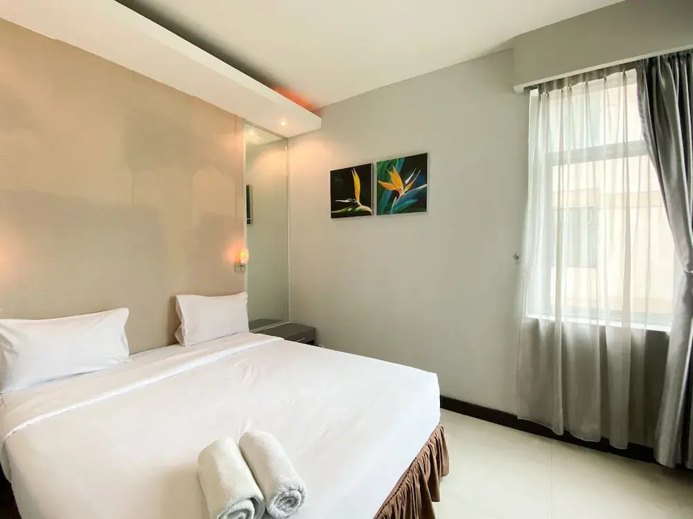 Homey 2Br Apartment Crown Court Executive Condominium