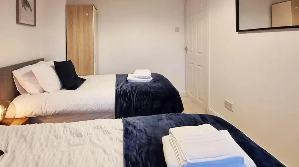 3-Bedroom Home near Manchester City