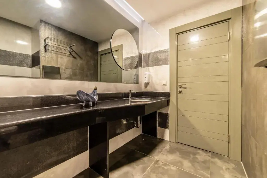 Royal Capital Thermal & Spa Hotel